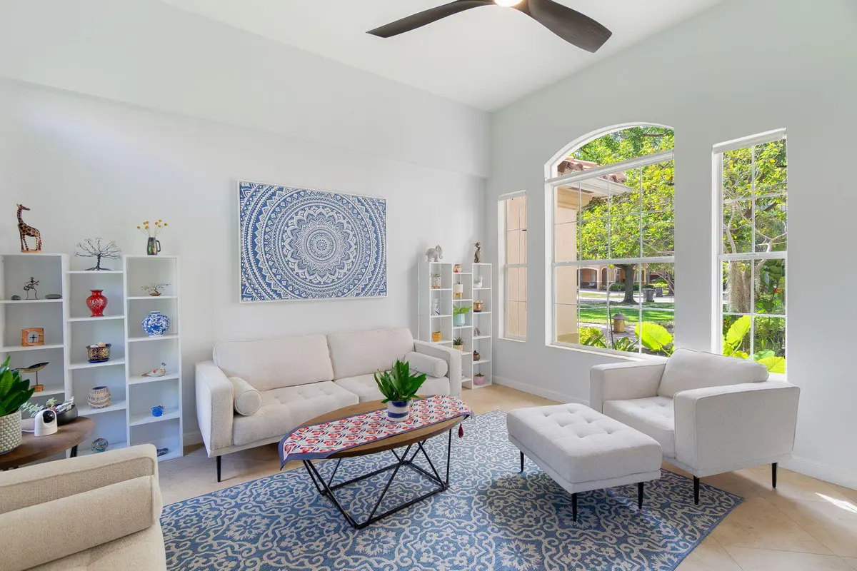 10-web-or-mls-DSC08127 at 428 Cresta Circle, West Palm Beach