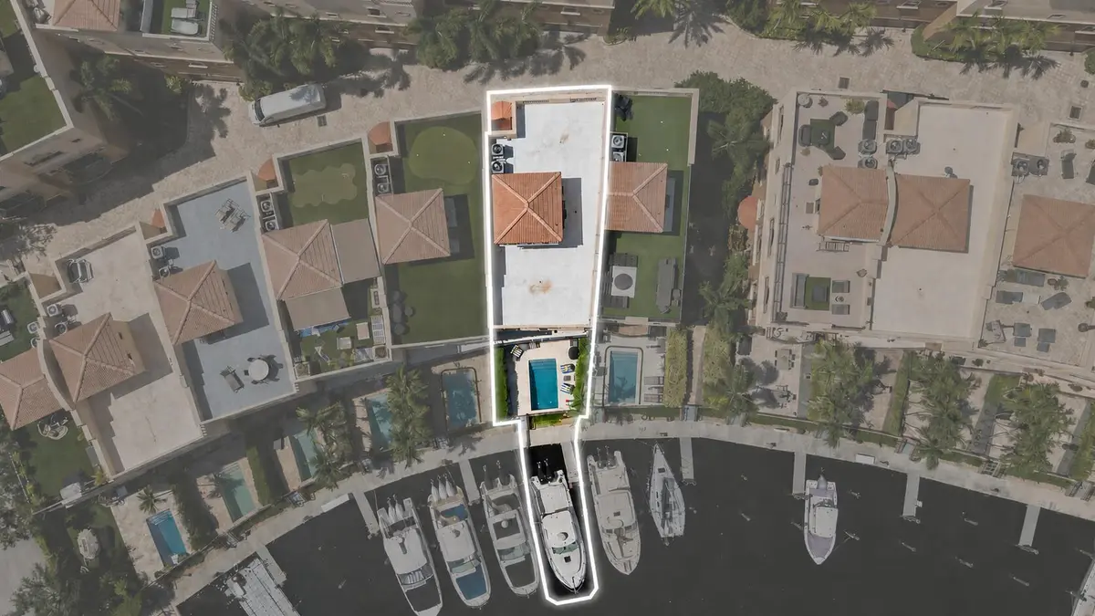 Outlined Property at 2166 SE 7TH Street 2166, Pompano Beach