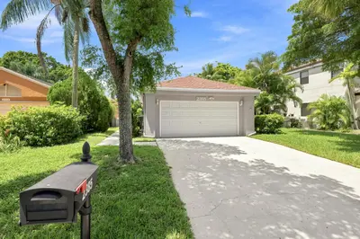 2385 NW 34TH Terrace, Coconut Creek – Single Family Residence for sale