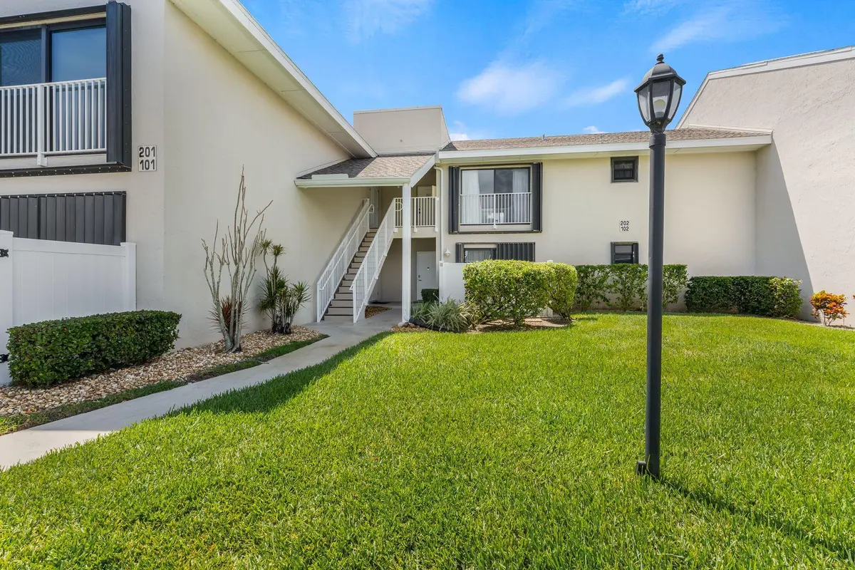 3209-S-Lakeview-Circle-202-HigMedia-016 at 3209 S Lakeview Circle 8202, Hutchinson Island