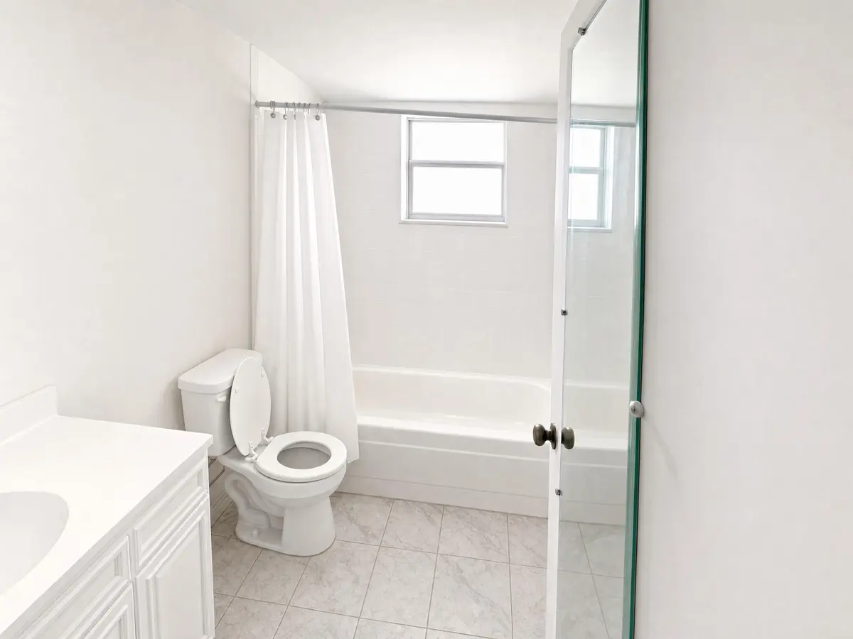 mls_landscape_tub_bathroom at 9810 MARINA Boulevard 1116, Boca Raton