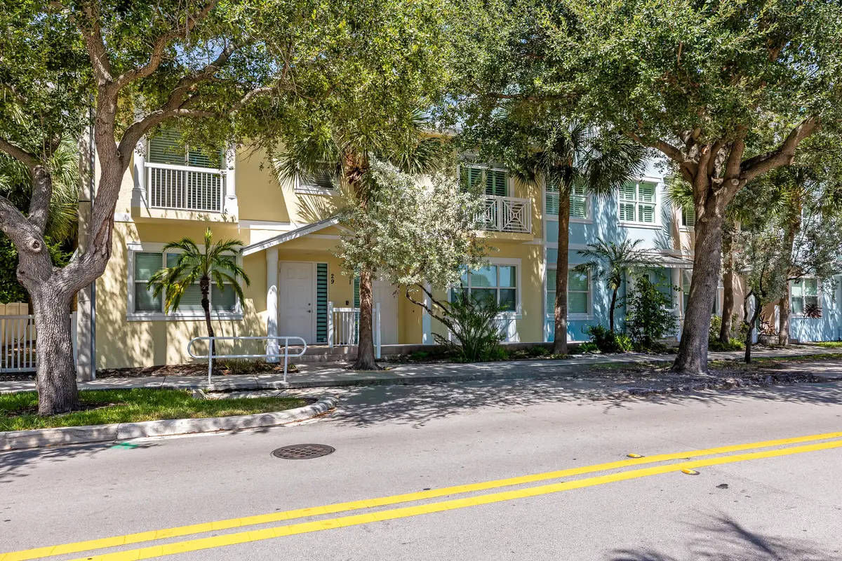 29-27 at 29 NE 24TH Avenue 29, Pompano Beach