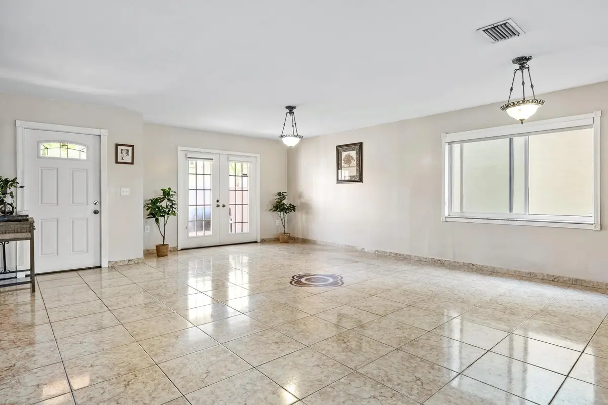 Entry Great Room at 940 SW 96TH Avenue, Pembroke Pines