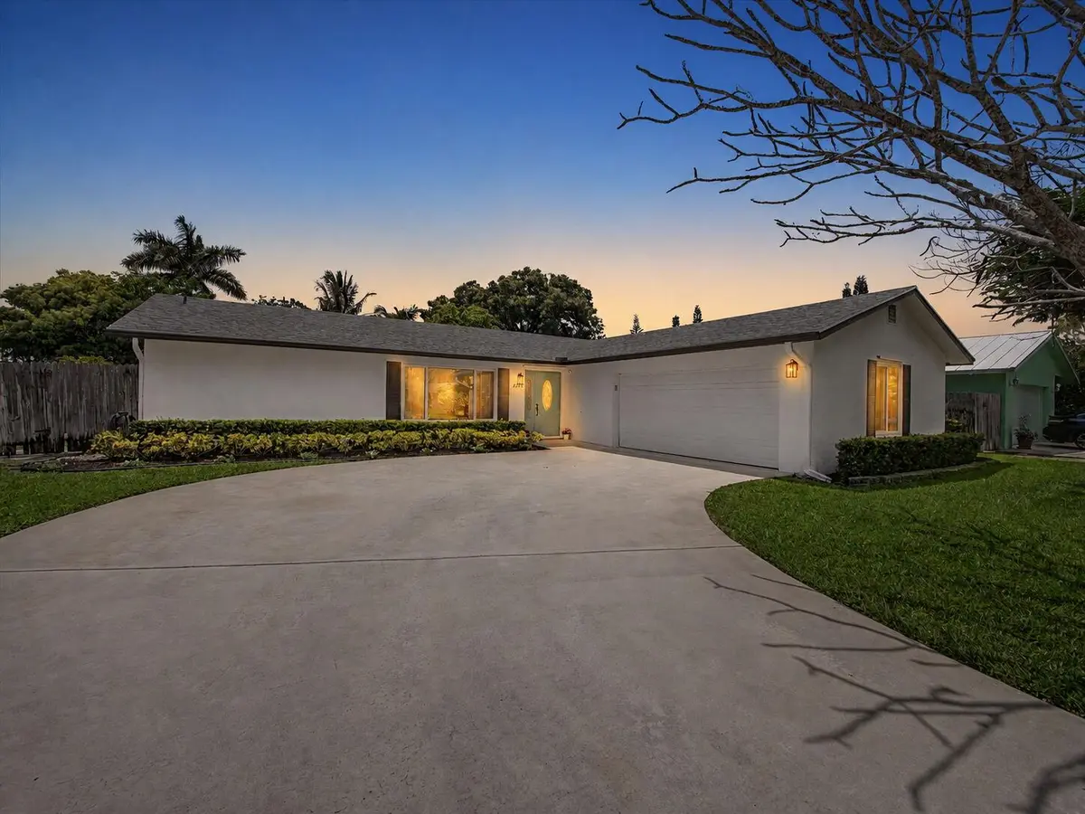 7-web-or-mls-5 at 126 Chapel Lane, Tequesta