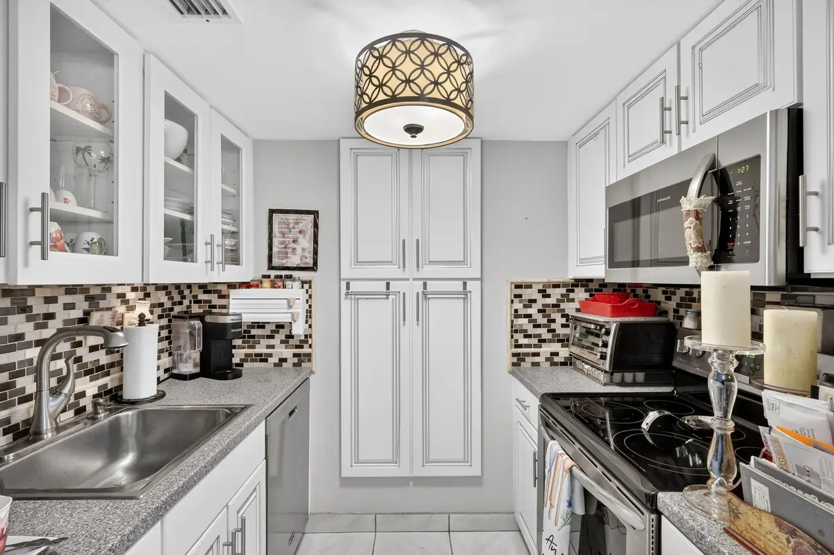 16-web-or-mls-7R7A3166 at 3792 NE Ocean Boulevard 220 N, Jensen Beach