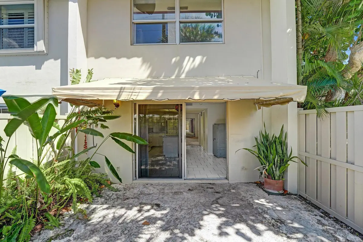 DSC05510 at 5555 N Ocean Boulevard 17, Lauderdale-By-The-Sea