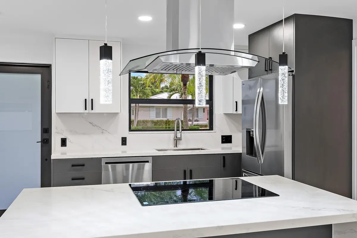 360 Saturn Ave-21 at 360 Saturn Avenue, Tequesta