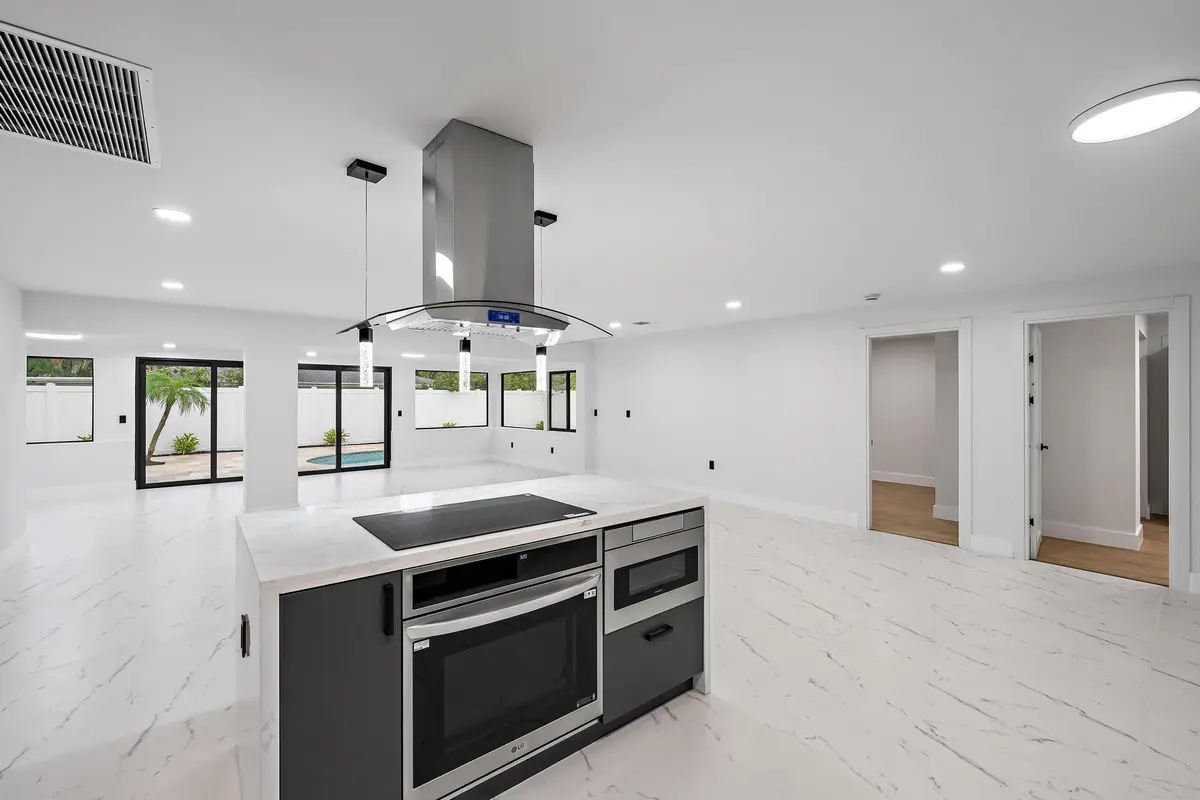360 Saturn Ave-23 at 360 Saturn Avenue, Tequesta