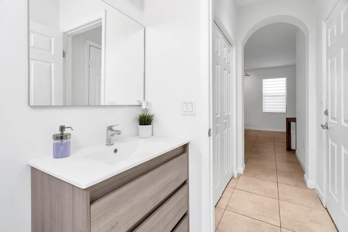 Photo 8 at 3548 W 88TH Street, Hialeah