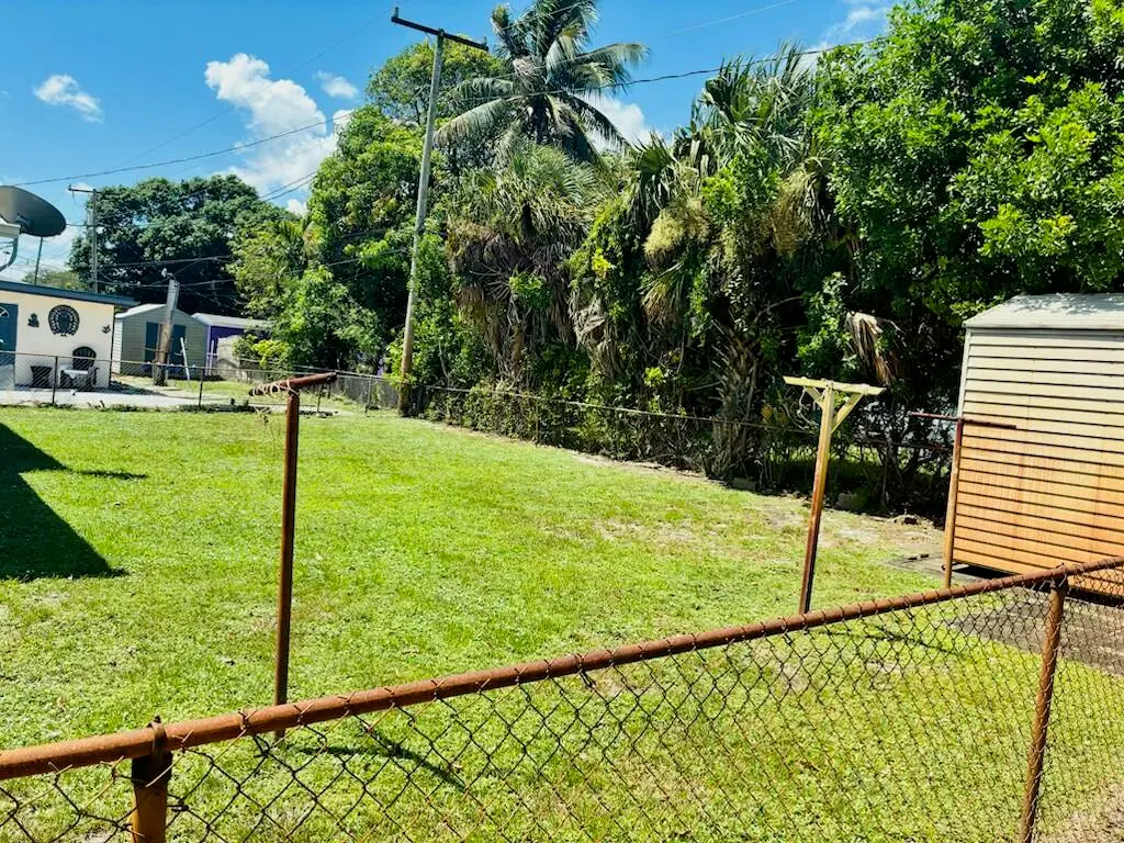 IMG_2650 at 1321 NW 32nd Avenue, Lauderhill
