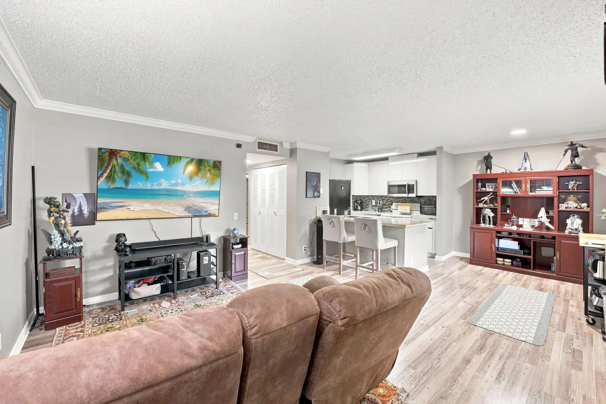 Family Room at 711 FOREST CLUB Drive 119, Wellington