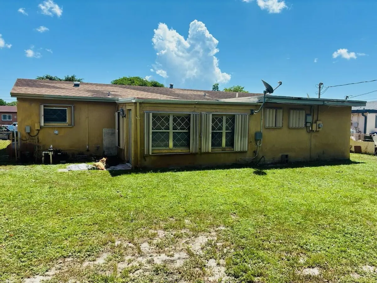 IMG_2653c at 1321 NW 32nd Avenue, Lauderhill