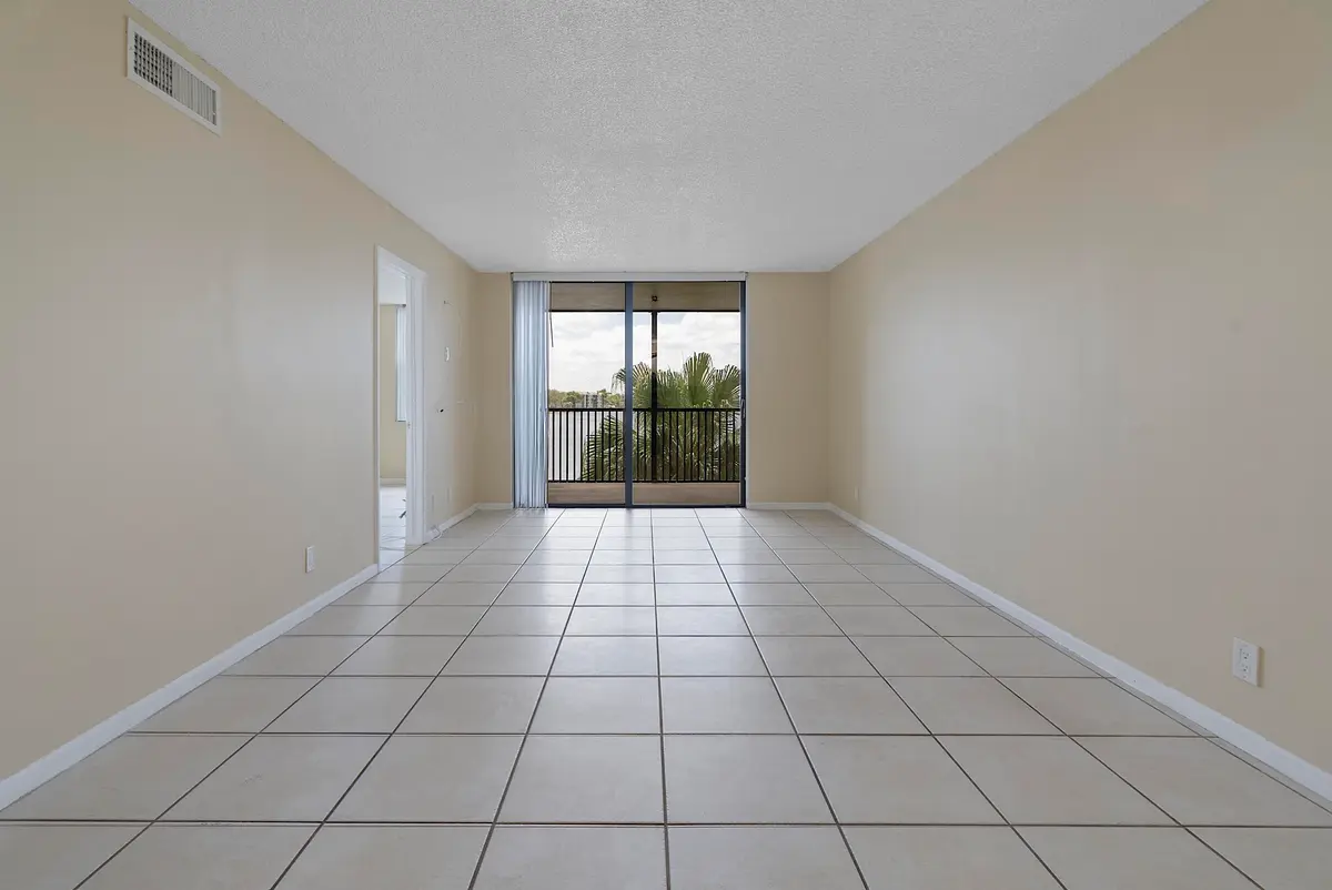 _JML8902 at 112 LAKE EMERALD Drive 209, Oakland Park