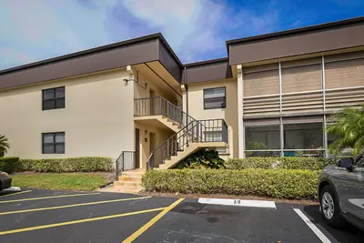 76 CAPRI B, Delray Beach – Condominium for sale