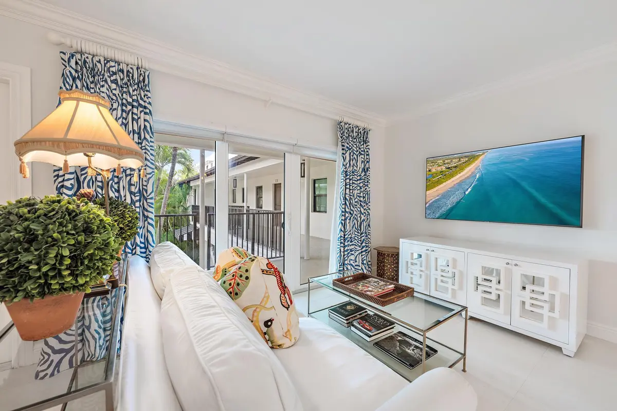 Living room at 122 Peruvian Avenue 16, Palm Beach