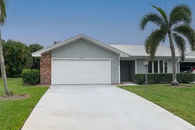 2918 SE Fairway, Stuart – Villa for sale