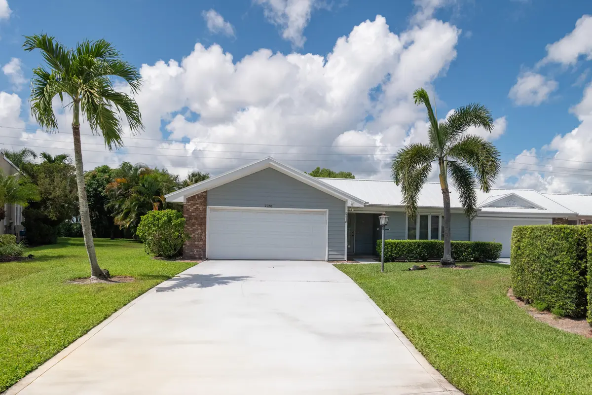 2918 SE Fairway West at 2918 SE Fairway, Stuart