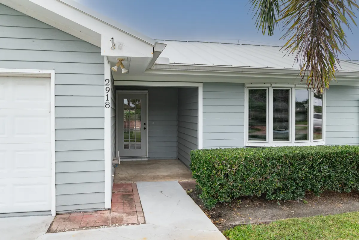© Clark-2918 SE Fairway West-028 at 2918 SE Fairway, Stuart