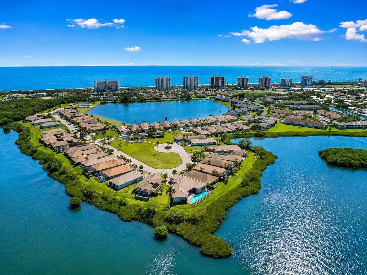 6c73788d-75ce-4bf7-845f-71c80258f4fb at 3209 S LAKEVIEW Circle 8105, Hutchinson Island