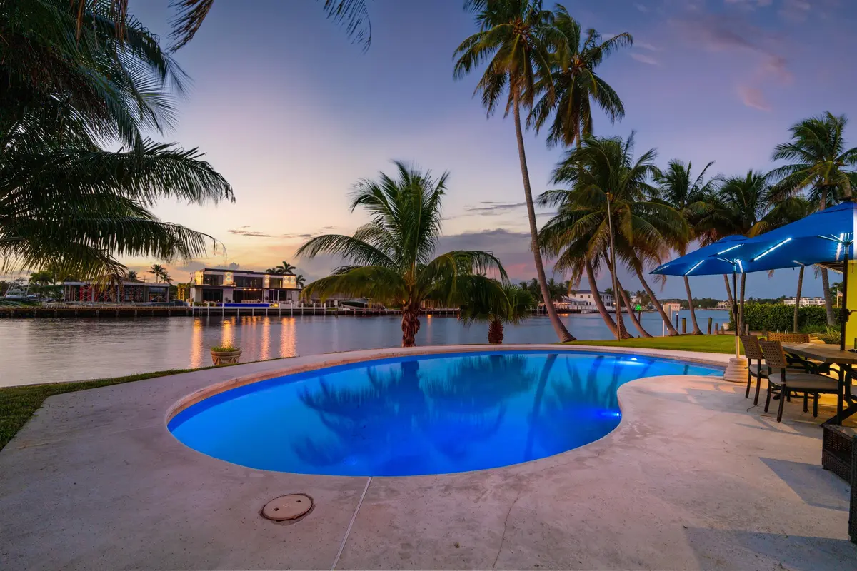 POOL_TO_VIEW_SUNSET at 2605 N RIVERSIDE Drive, Pompano Beach