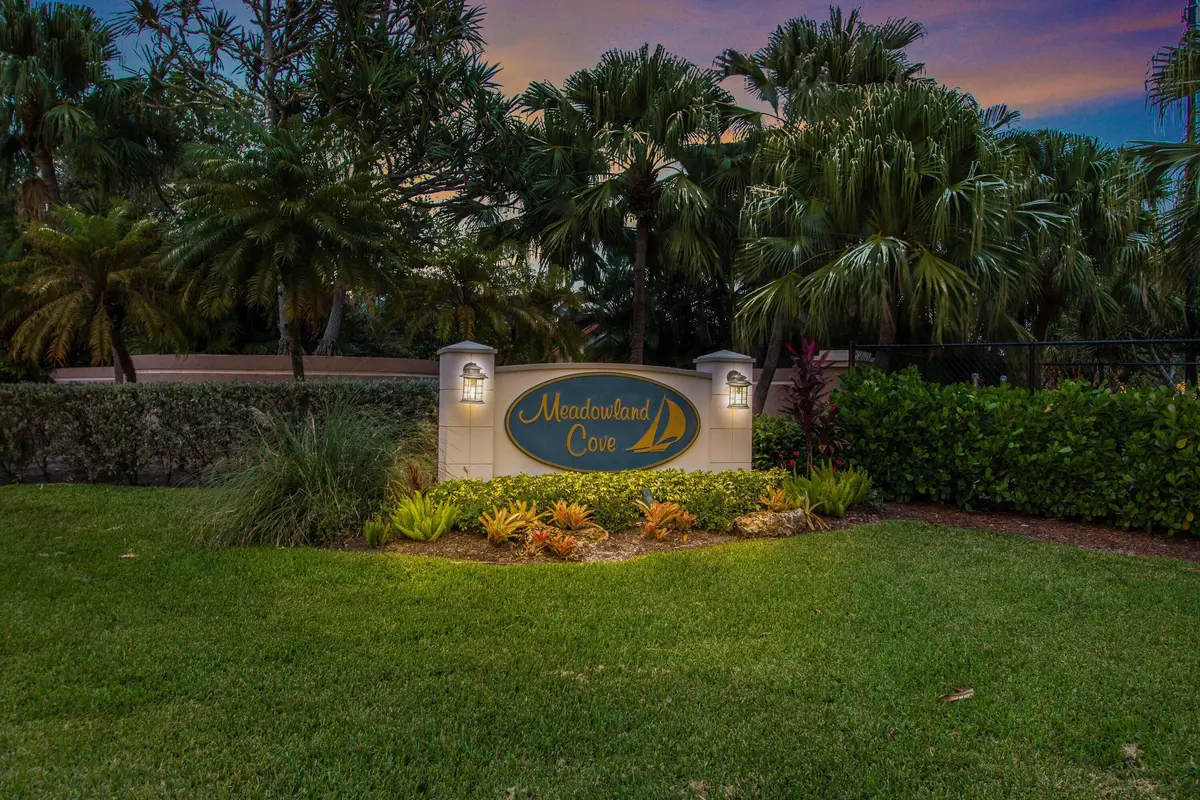 Community Amenities at 13053 Meadowbreeze Drive, Wellington