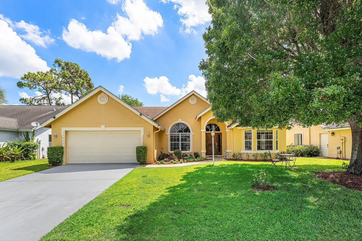Front of Structure at 13053 Meadowbreeze Drive, Wellington