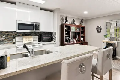711 FOREST CLUB Drive 119, Wellington – Condominium for sale
