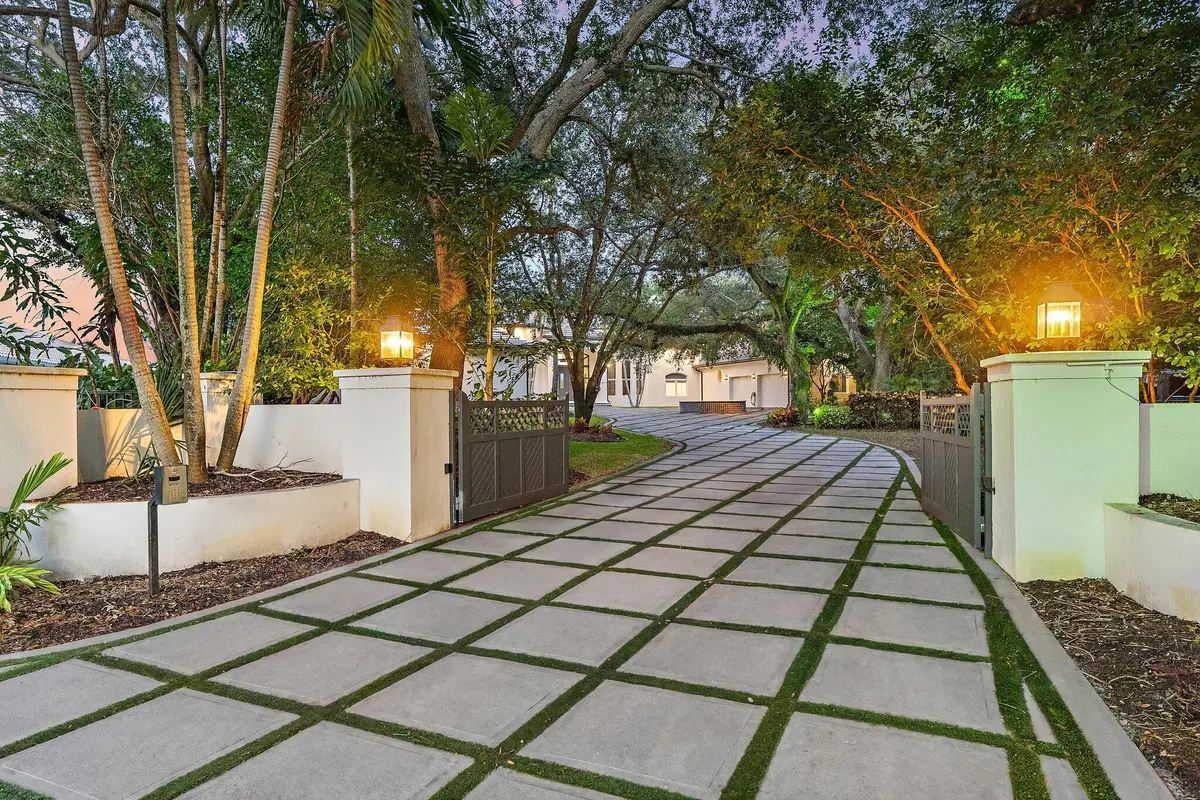 Front Gate at 2270 Wilsee Road, Palm Beach Gardens