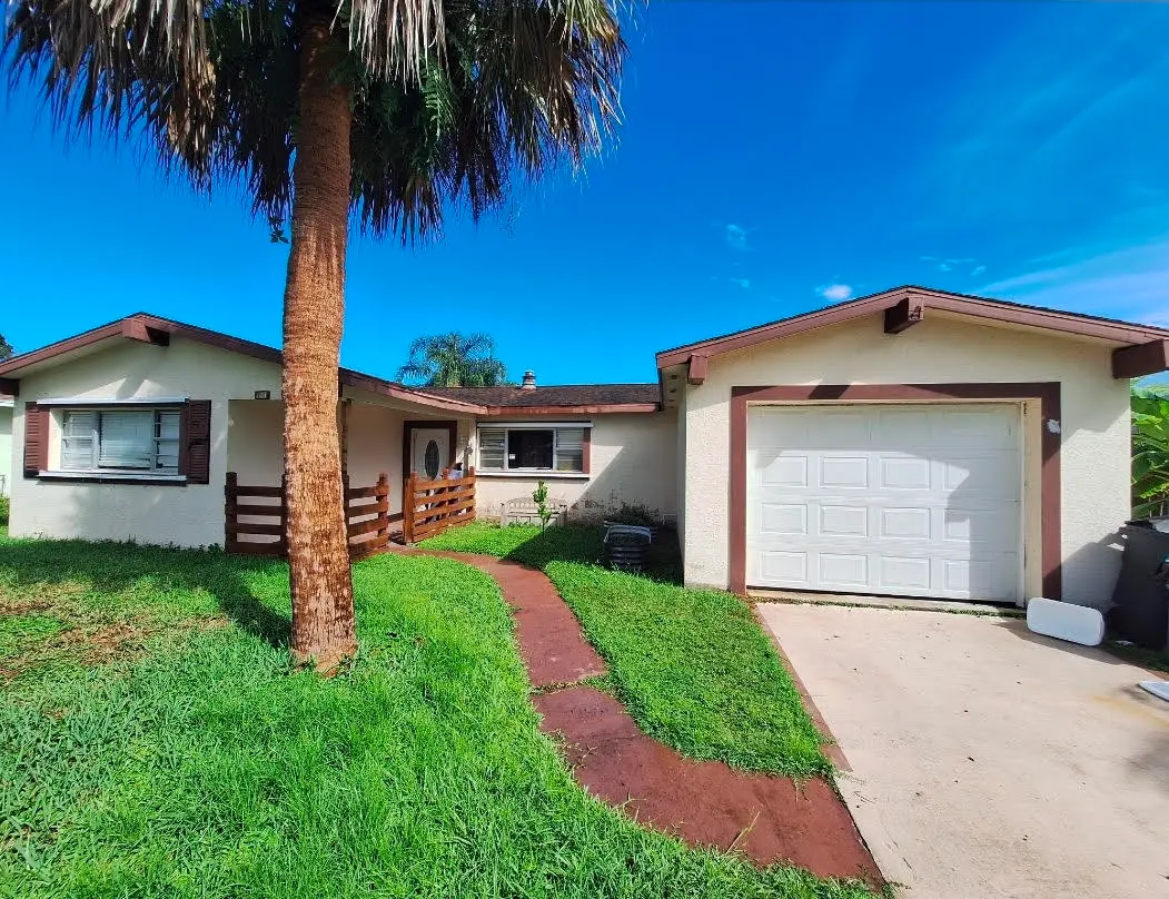 115 SE Camino Street, Port St. Lucie, FL – photo 1