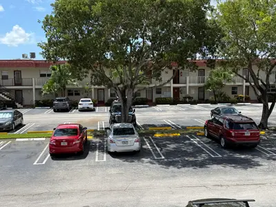 31 Abbey Lane 206, Delray Beach – Condominium for sale
