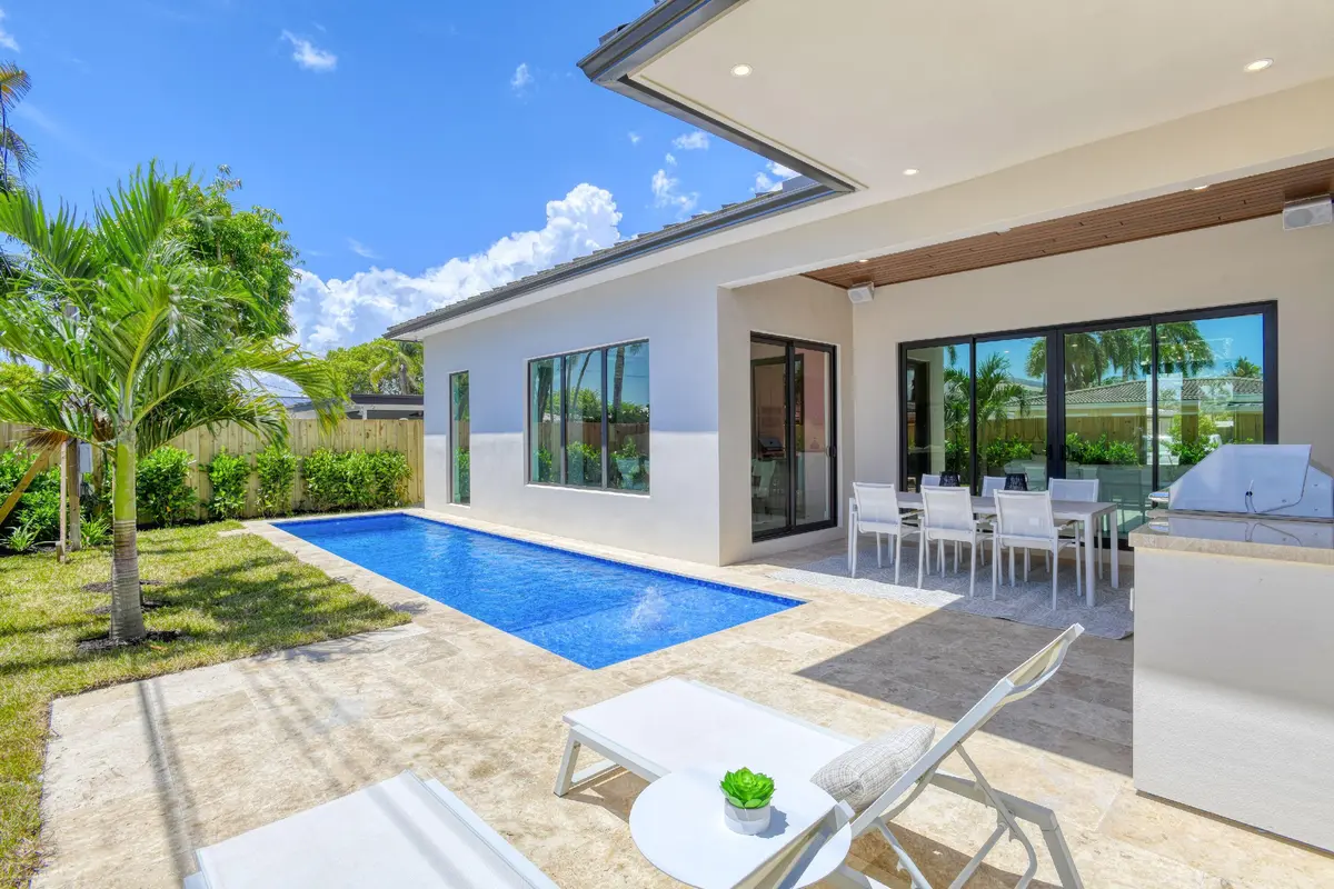 15 Back 1 at 5950 NE 21st Circle, Fort Lauderdale