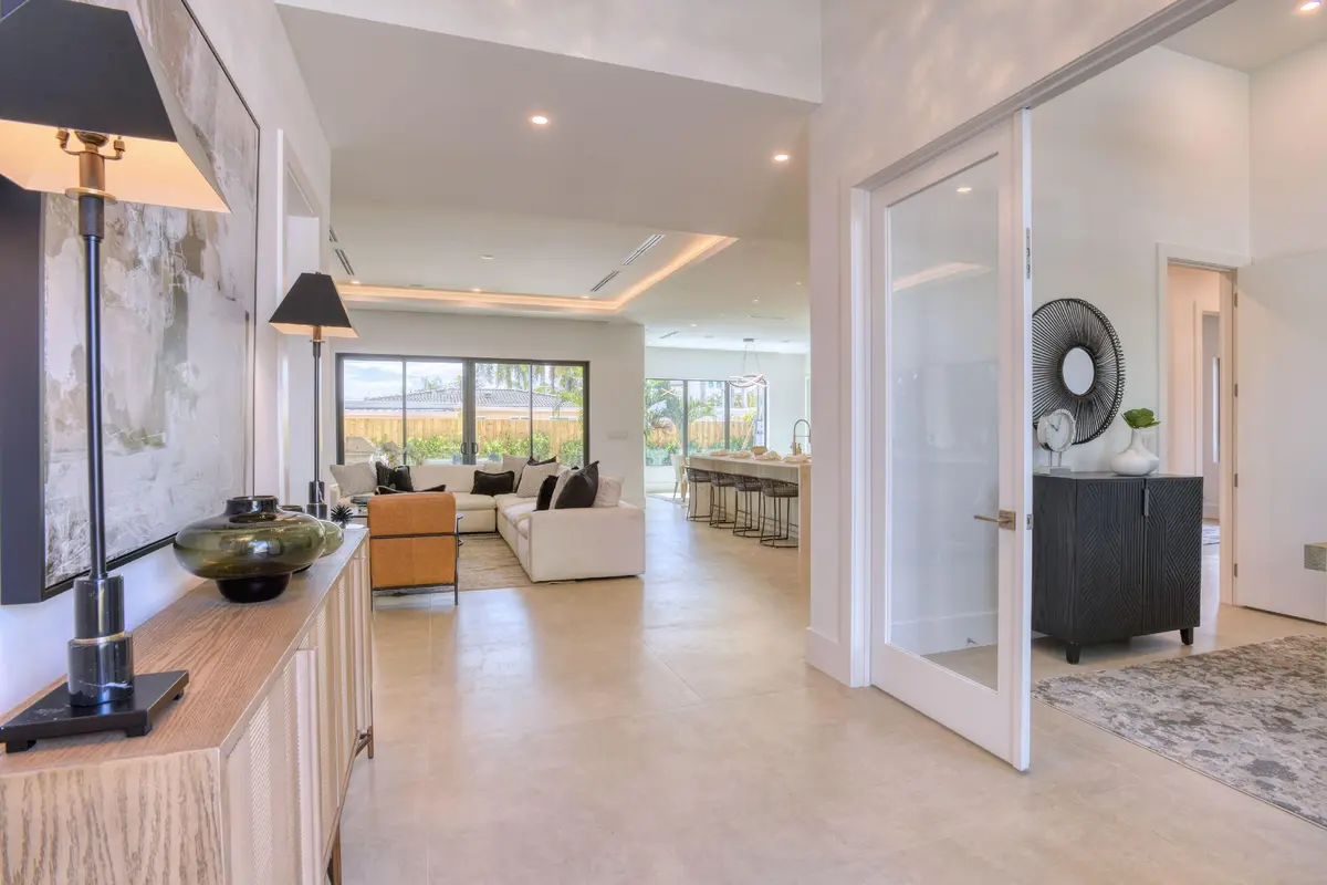 2 Foyer 1 (1) at 5950 NE 21st Circle, Fort Lauderdale