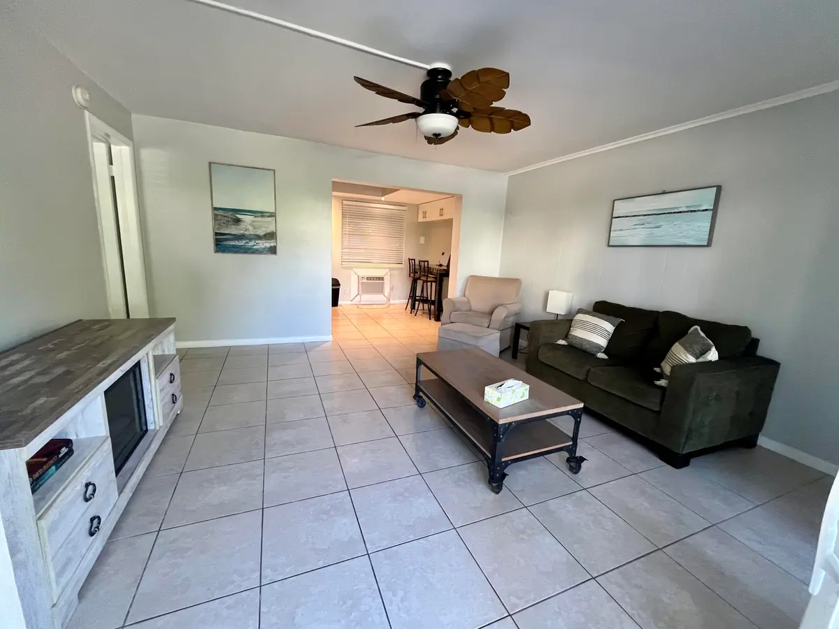 IMG_6602 at 209 SE 6th Street 4, Boynton Beach