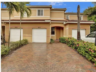 4972 SW 30th Terrace, Fort Lauderdale – Townhouse for sale