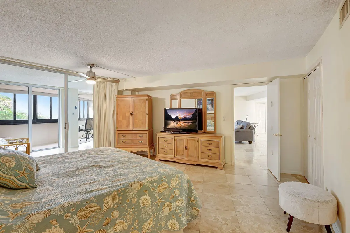 26-web-or-mls-5P1A5177 at 1357 NE Ocean Boulevard 318, Stuart