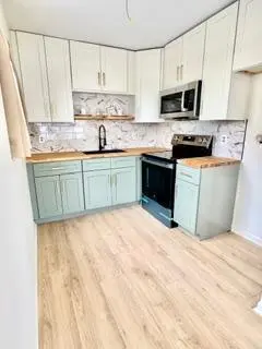 Kitchen at 3040 LAKE OSBORNE Drive 111, Lake Worth Beach