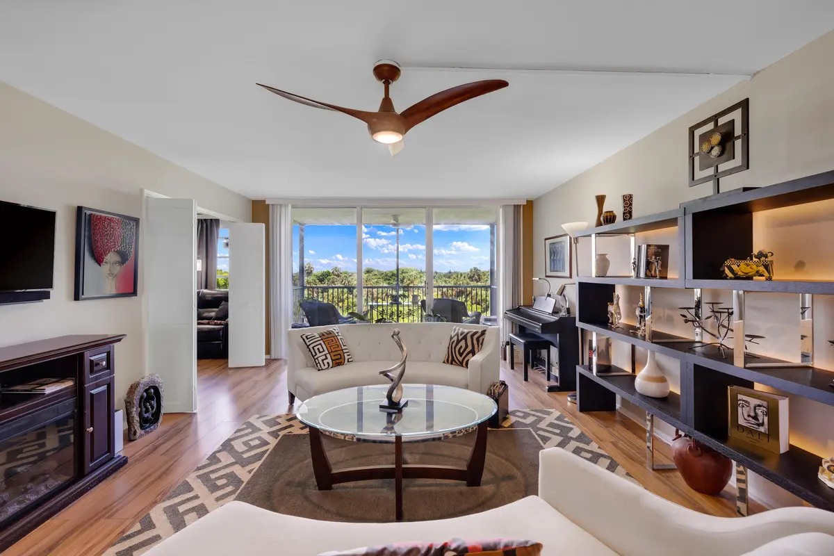 3960 Oaks Clubhouse Dr-Pompano Beach-Nat at 3960 Oaks Clubhouse Drive 504, Pompano Beach