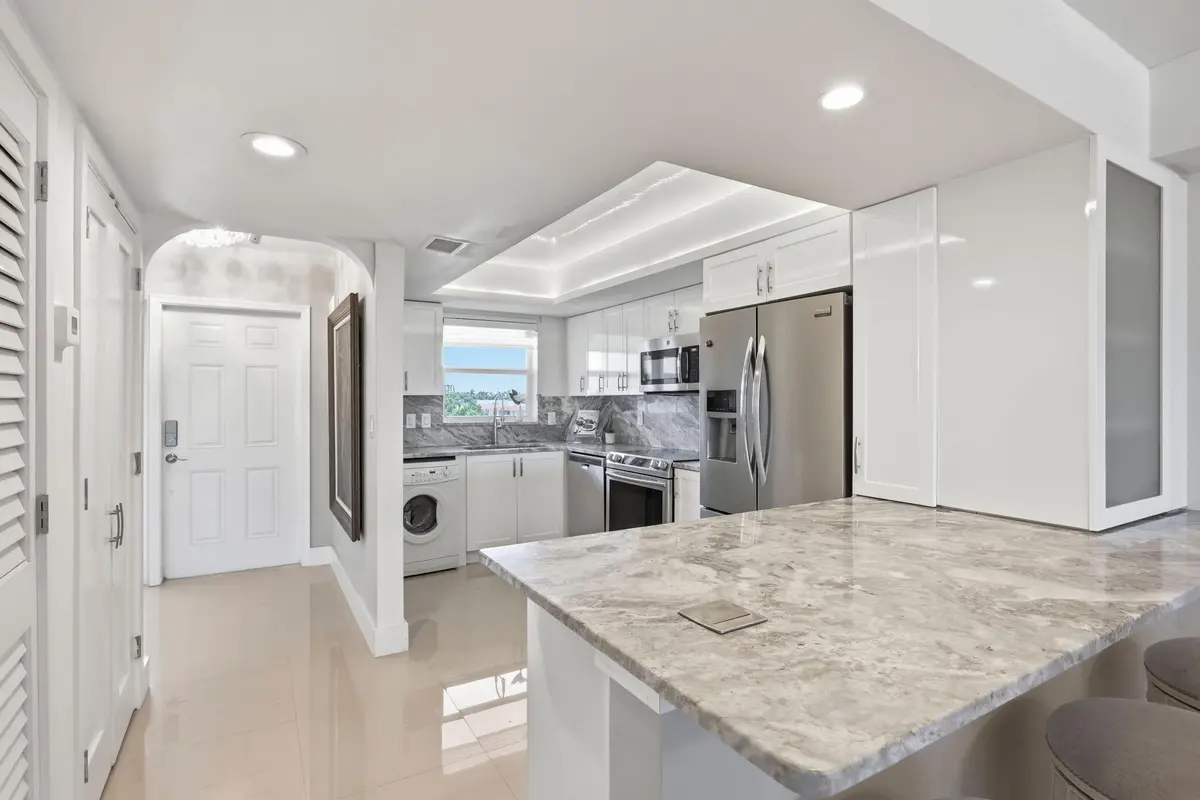 Foyer and Kitchen at 1040 BANYAN Road 504C, Boca Raton