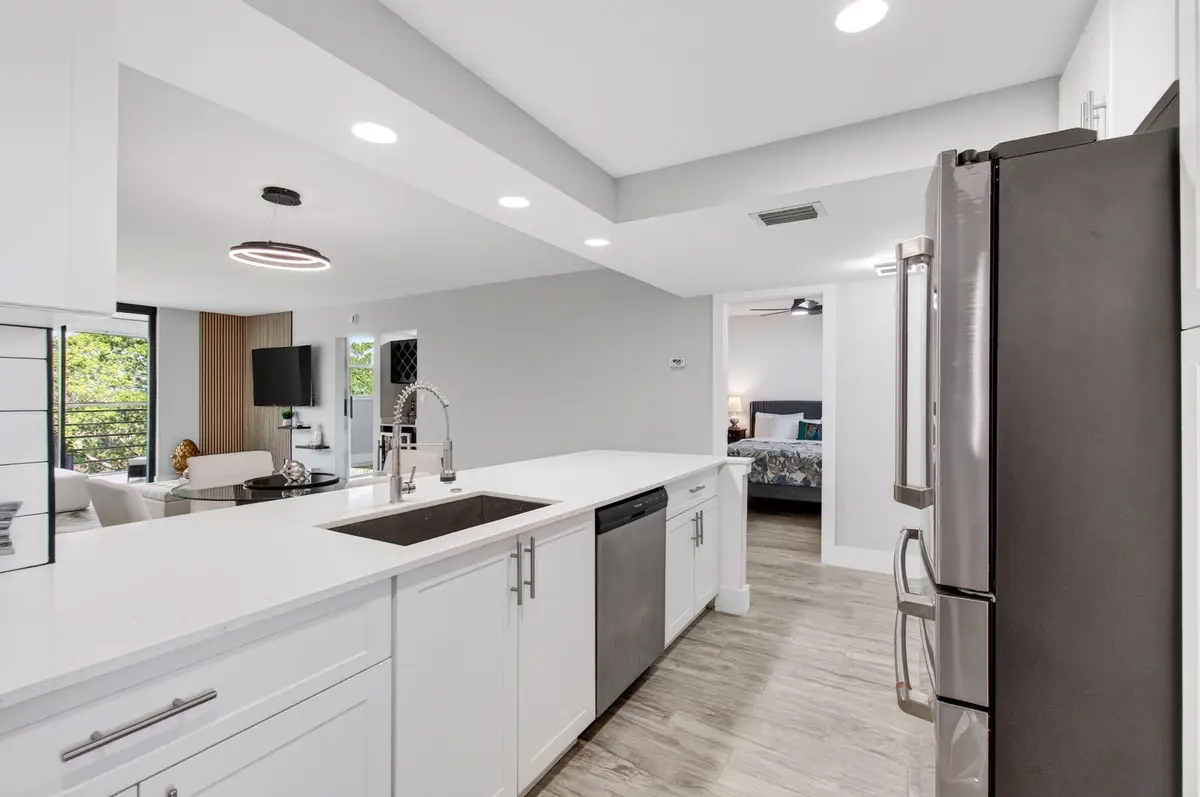 BRAND NEW KITCHE at 6461 NW 2nd Avenue 505, Boca Raton