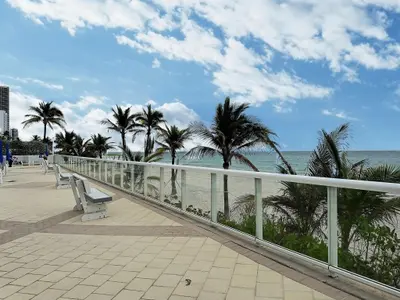 2030 S Ocean Drive 1626, Hallandale Beach – Condominium for sale