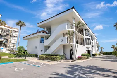 4100 N Highway A1A 211, Hutchinson Island – Condominium for sale