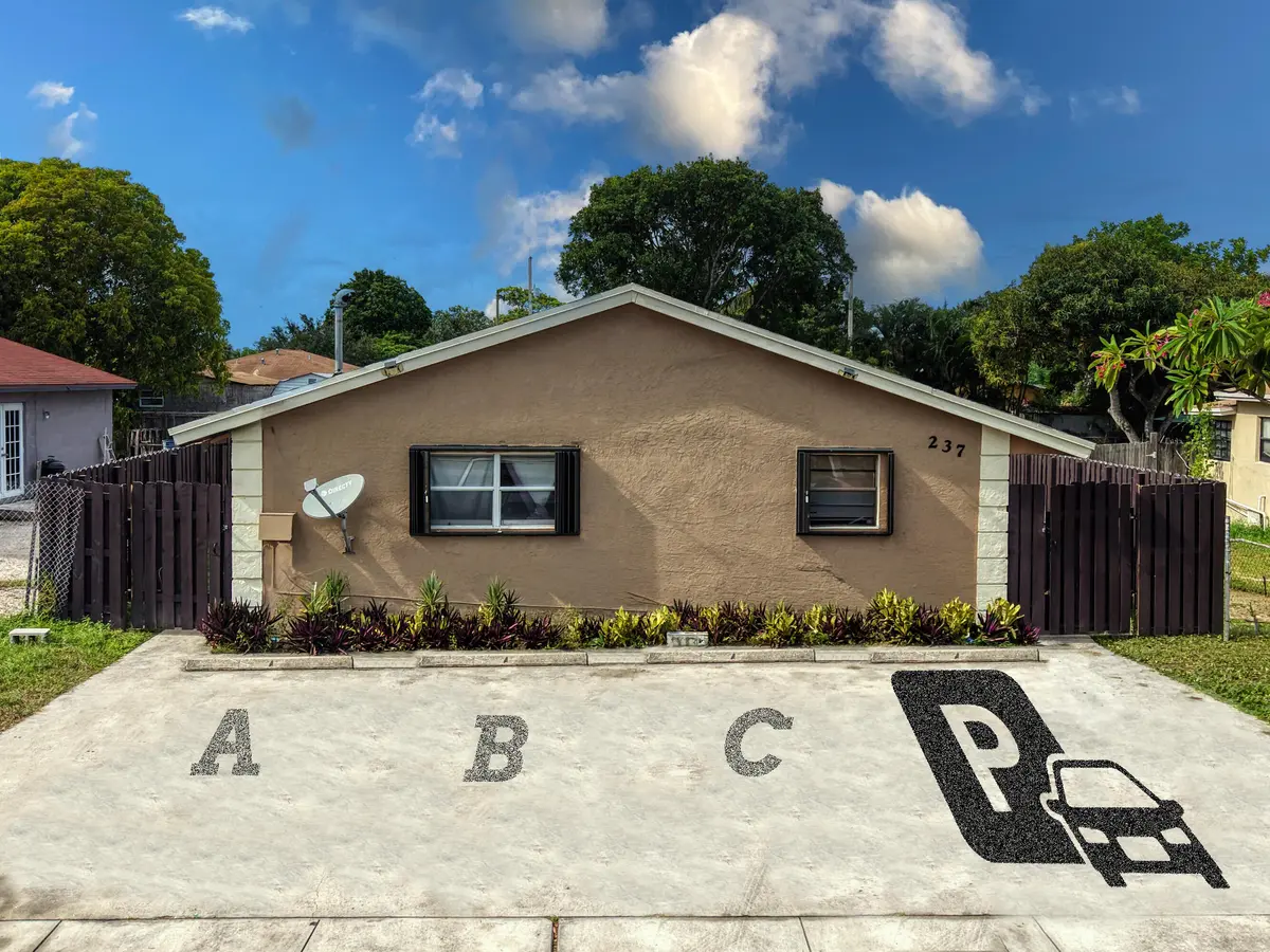 1 Exterior Front (4) at 237 SW 5th Street 4D, Deerfield Beach