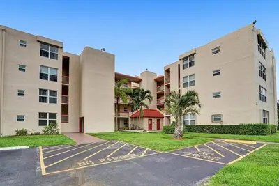 9451 EVERGREEN Place 306, Davie – Condominium for rent