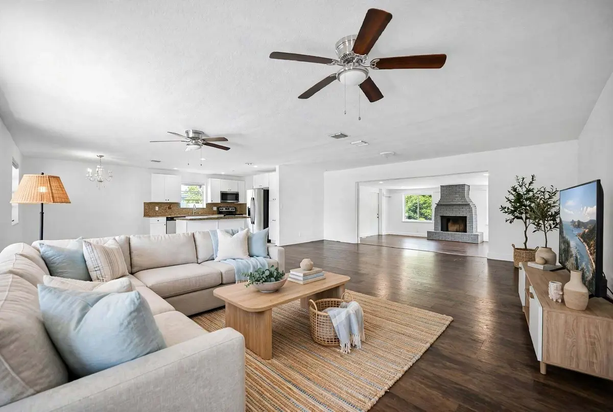 Virtually Staged at 4723 NW 4TH Street, Plantation