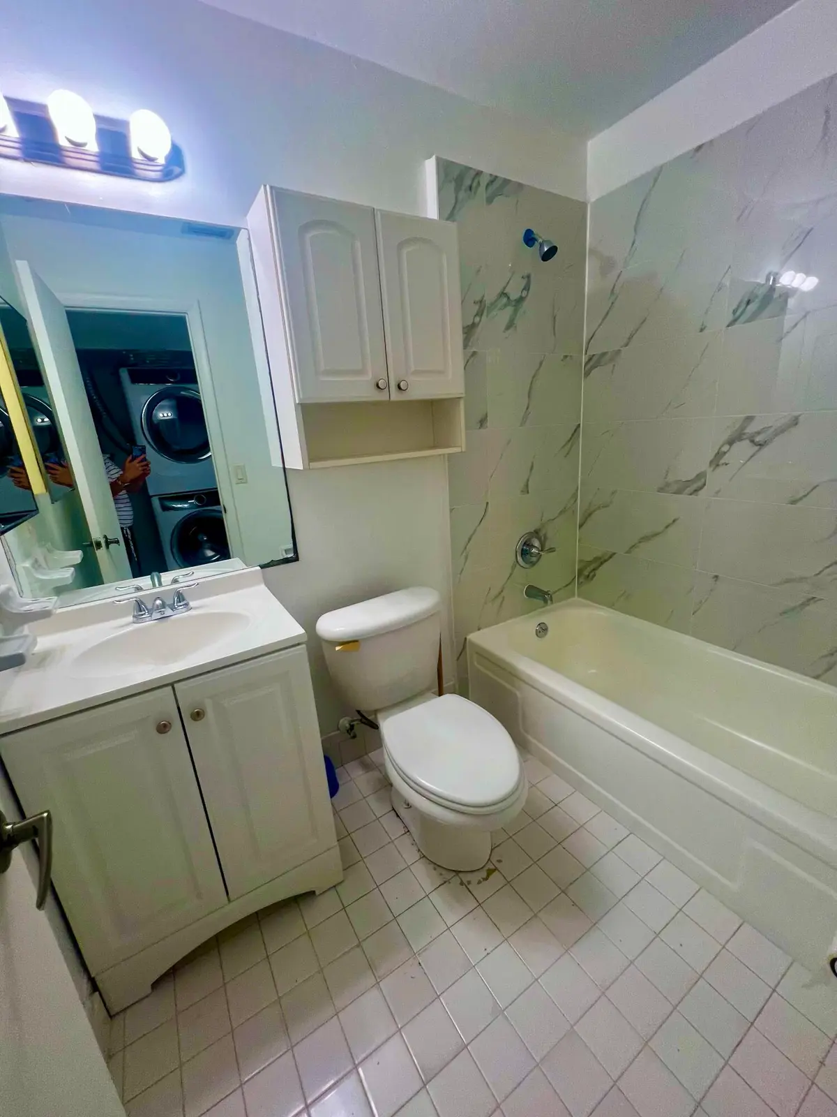 Bathroom 1 at 1348 Riverside Circle, Wellington