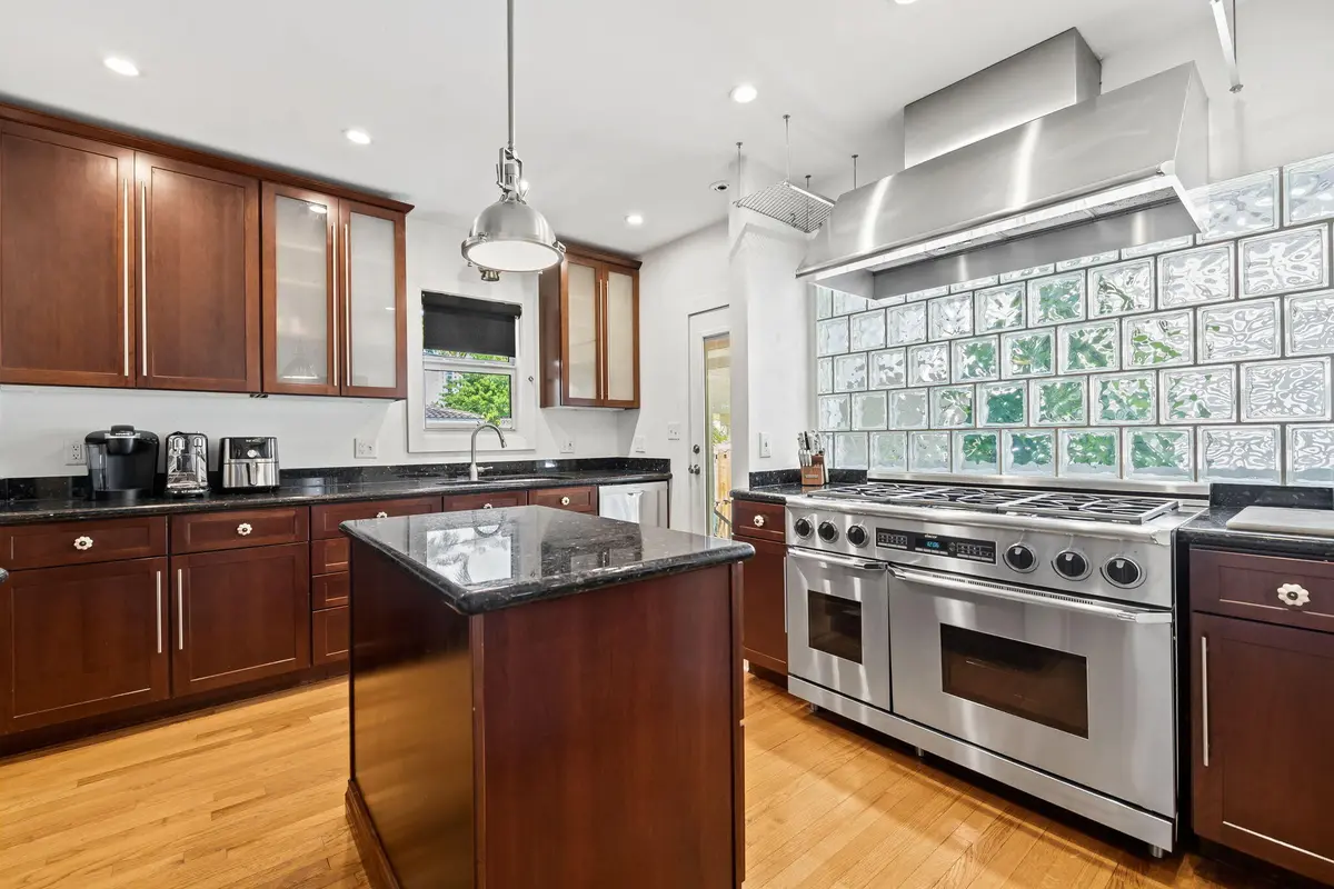 21-web-or-mls-DSC_2016 at 1555 MONROE Street, Hollywood