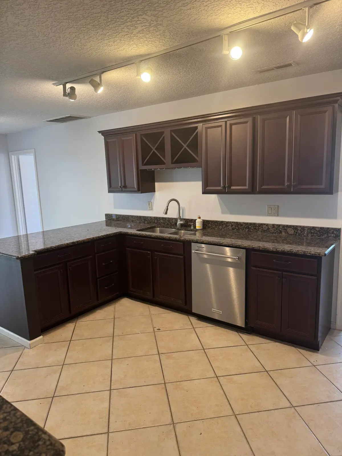 Kitchen at 121 BEAUMONT Lane, Palm Beach Gardens