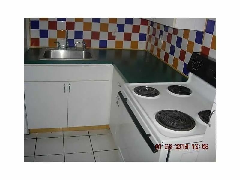 Photo 2 at 528 MERIDIAN Avenue 204, Miami Beach