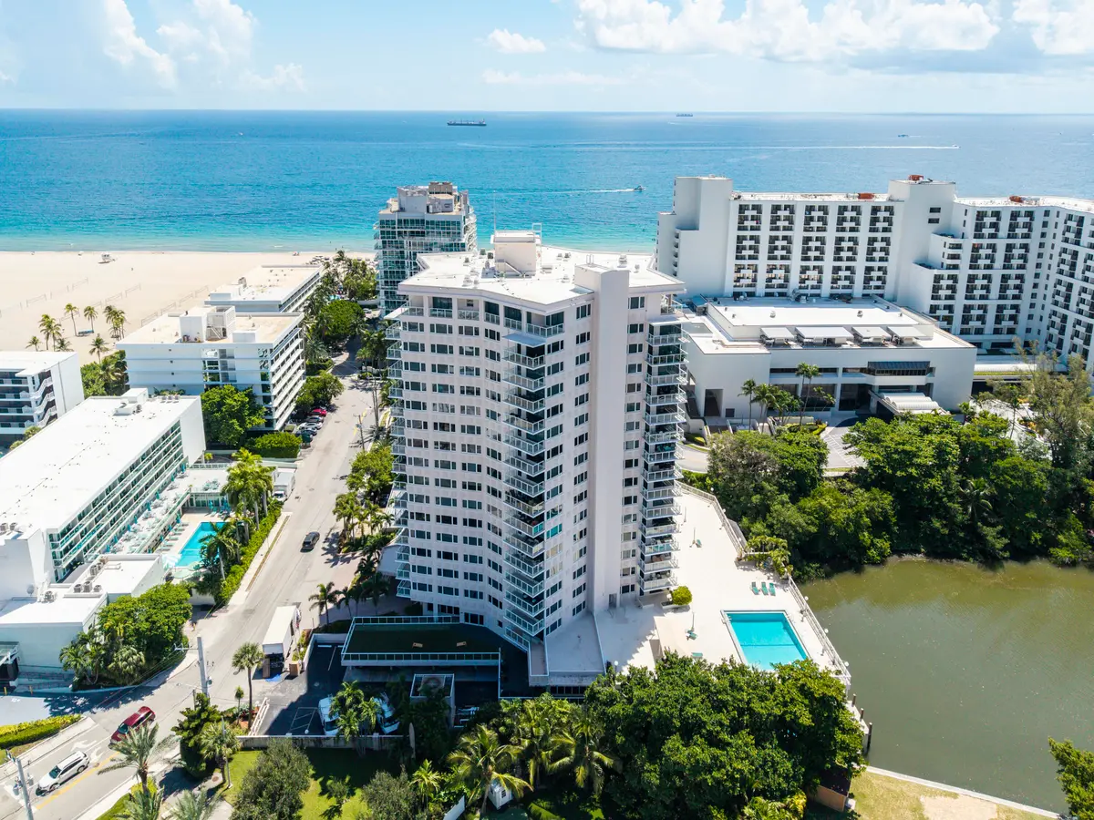 DJI_20260828115343_0203_D at 3000 HOLIDAY Drive 502, Fort Lauderdale