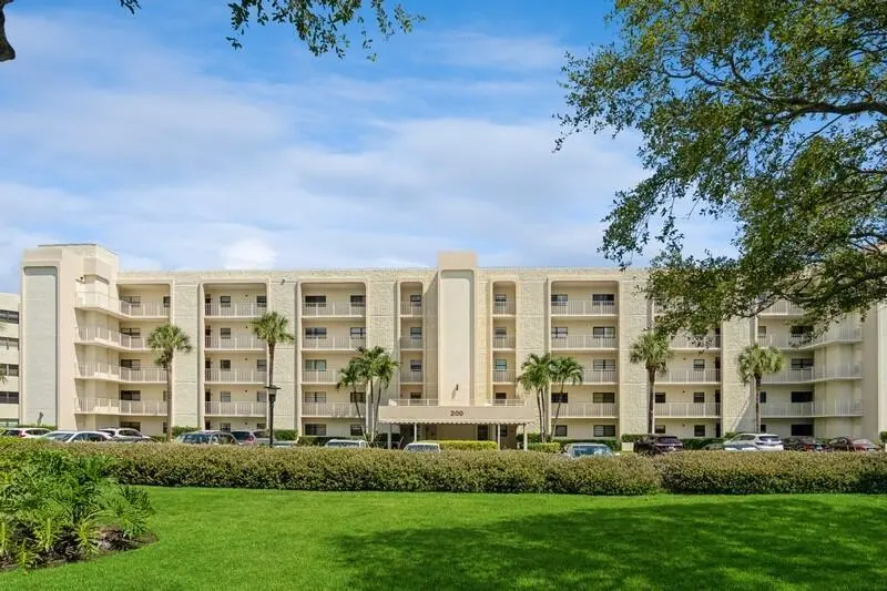Front of Building at 200 INTRACOASTAL Place 305, Jupiter